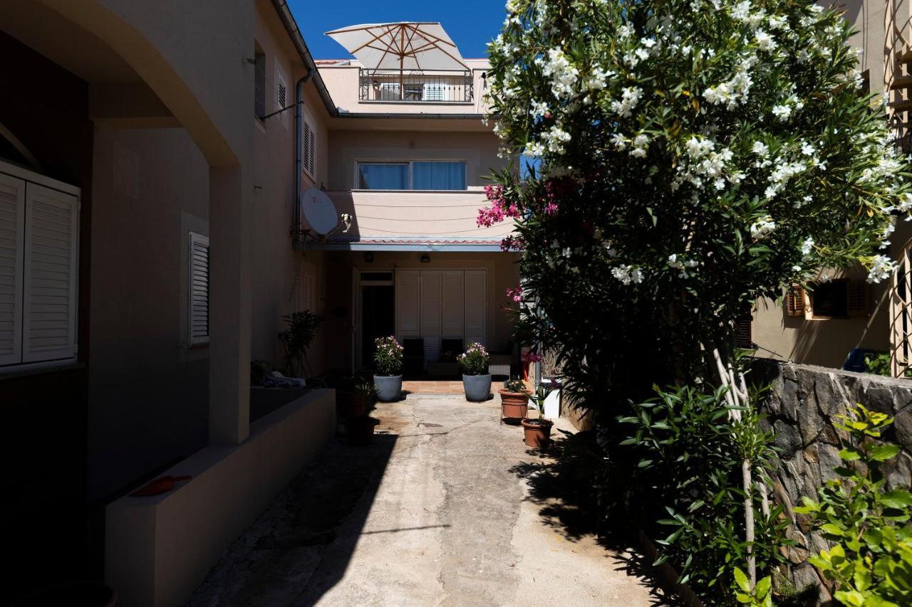 Duffys Apartman Zára Kültér fotó