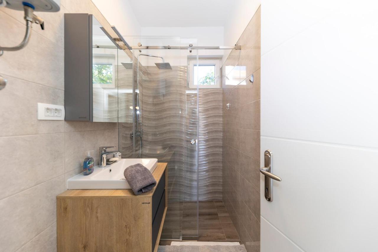 Duffys Apartman Zára Kültér fotó